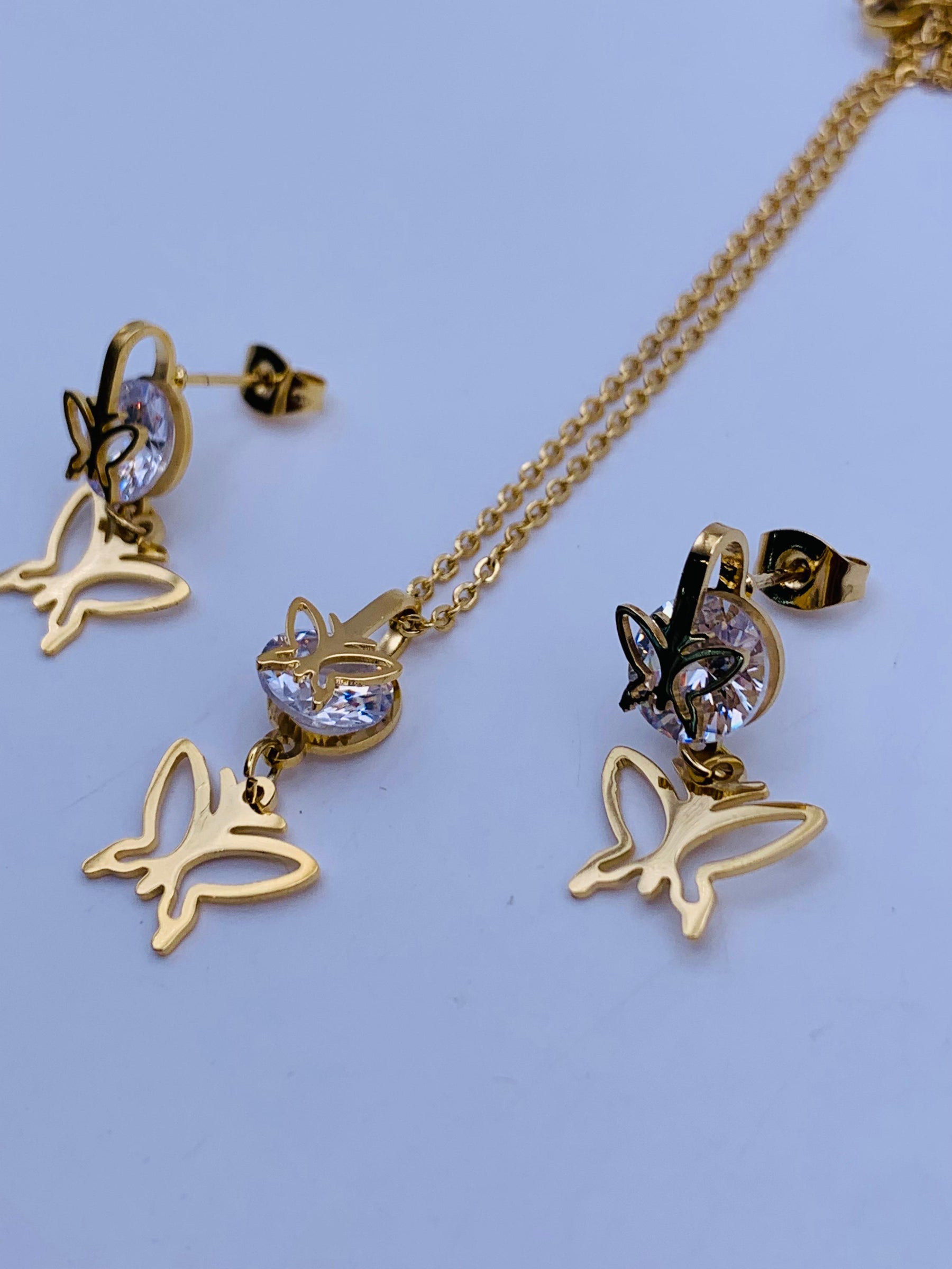 beautiful butterfly locket set with chain